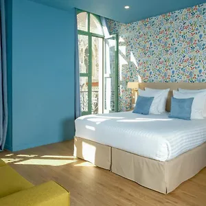 Du Centre, Un Ammi Hotell
